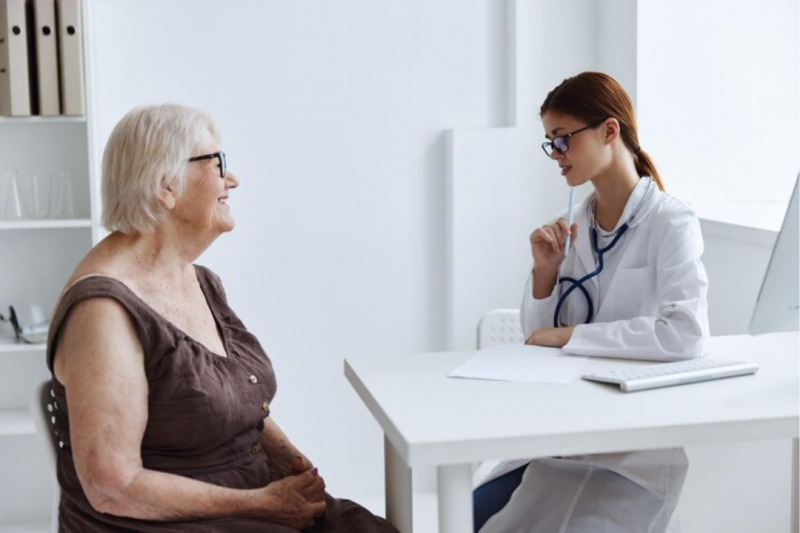 Acompanhamento de Idosos em Consultas É Essencial para Garantir Saúde e Bem-Estar Acompanhamento de Idosos em Consultas É Essencial para Garantir Saúde e Bem-Estar