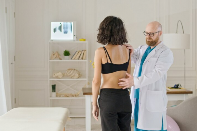 Como Encontrar o Médico Ideal para Coluna e Aproveitar Seu Tratamento
